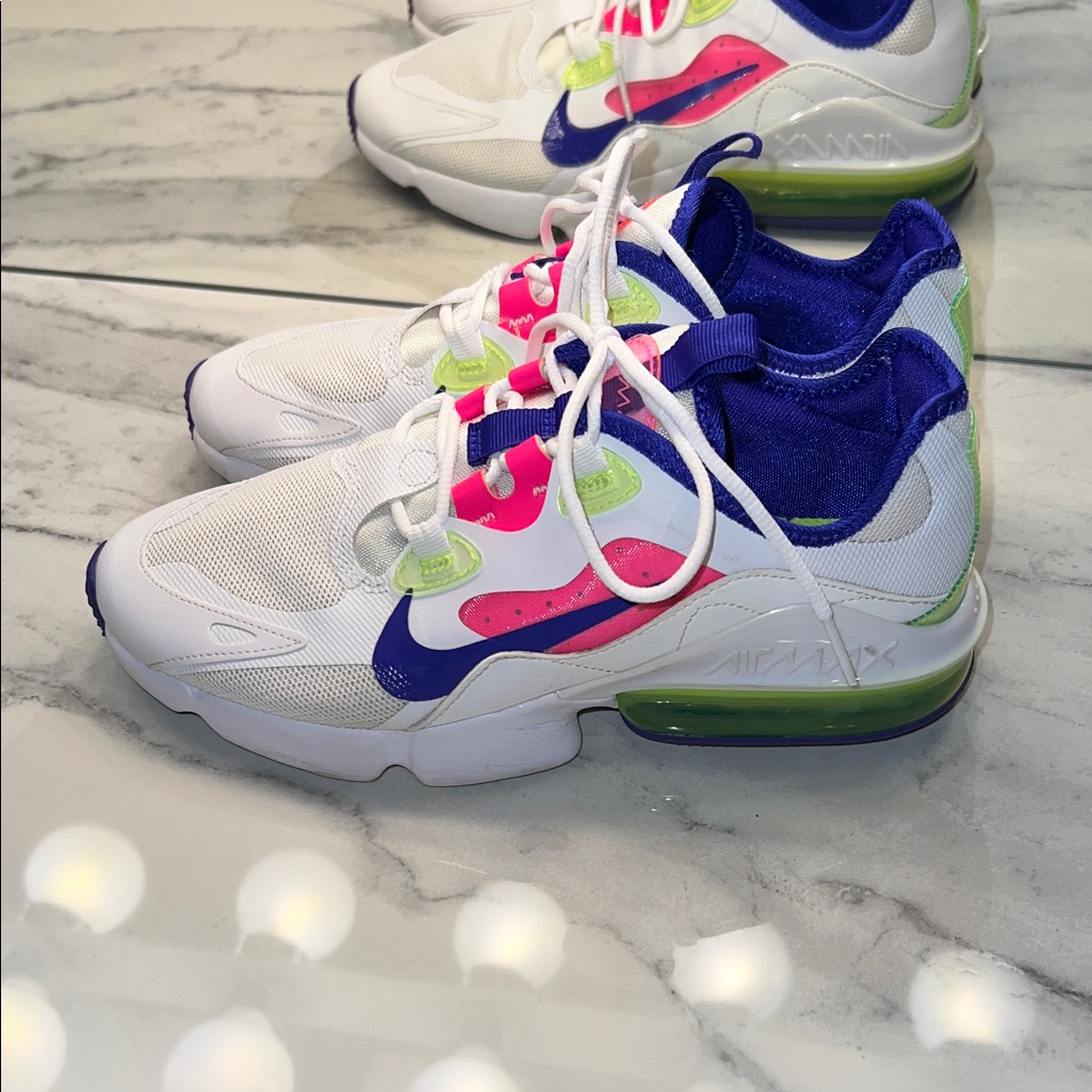 Nike Womens Air Max Infinity